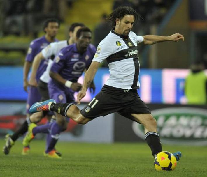 Rigore per il Parma: batte Amauri. Ap